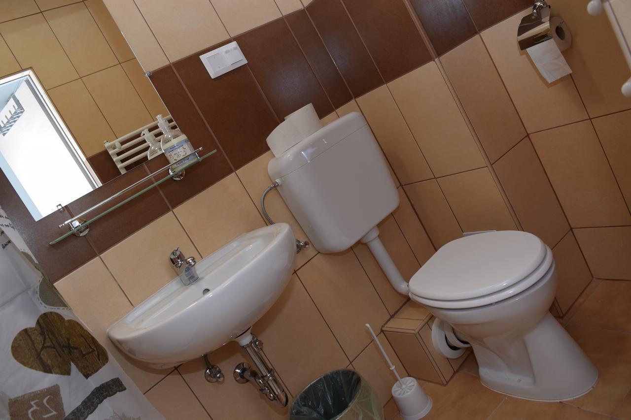 Marothi Kollegium Pansiyon Debrecen Dış mekan fotoğraf